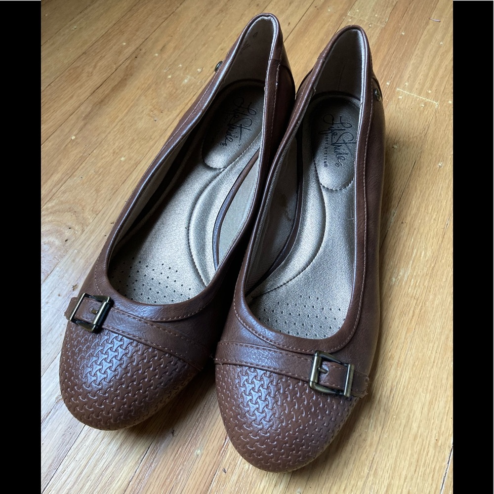 Excellent condition Life Stride brown heels